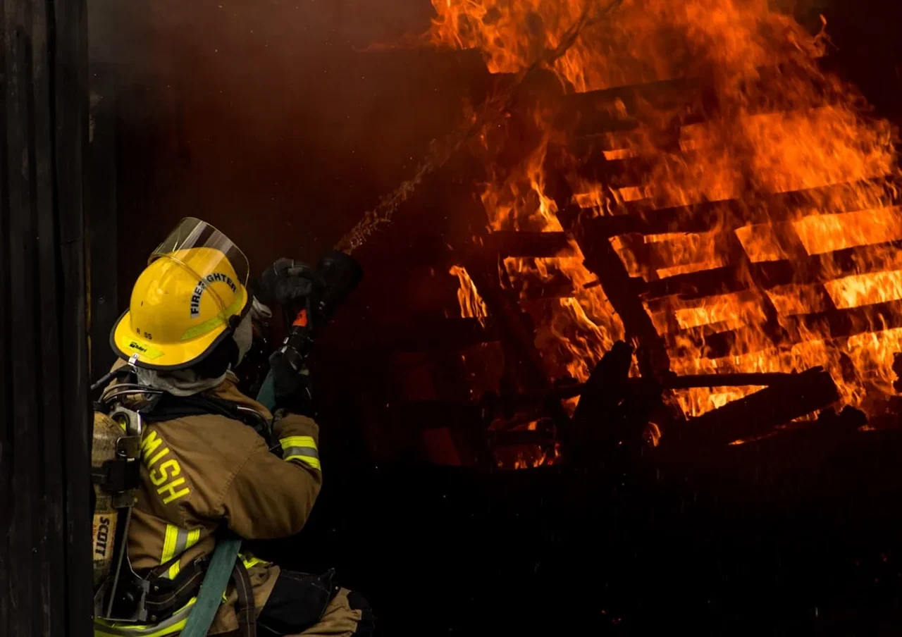 Explozie la o fabrică de prelucrare a lemnului din Brașov